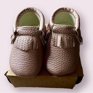 Sweet N Swag Moccasins in Metallic Rose/Pink